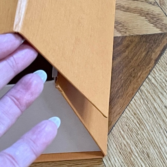 Louis Vuitton box - Picture 2 of 7